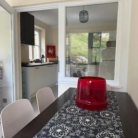 Liva Living, Mit Berg- Und Seeblick, Grosse Terrassen 圣吉尔根