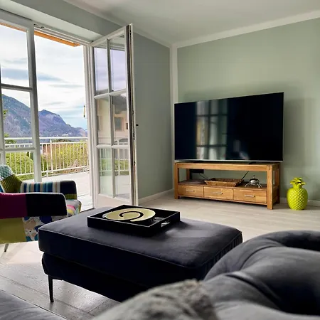 Liva Living, Mit Berg- Und Seeblick, Grosse Terrassen *
