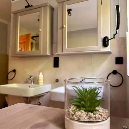 Liva Living, Lifestyle Ferienwohnung Mit Berg- & Seeblick Apartamento *